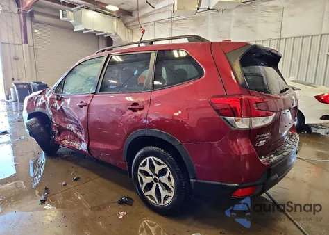 2021 Subaru Forester Premium z USA, uszkodzony, nr VIN JF2SKAJC8MH533854
